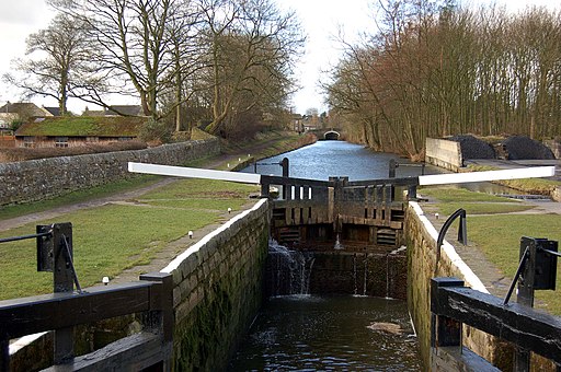 Leeds Liverpool Canal at Gargrave - geograph.org.uk - 3260916