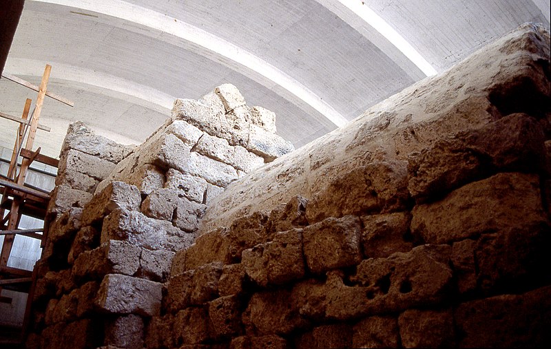 File:Leukadia Great Tomb rear of facade and exterior of vault.jpg