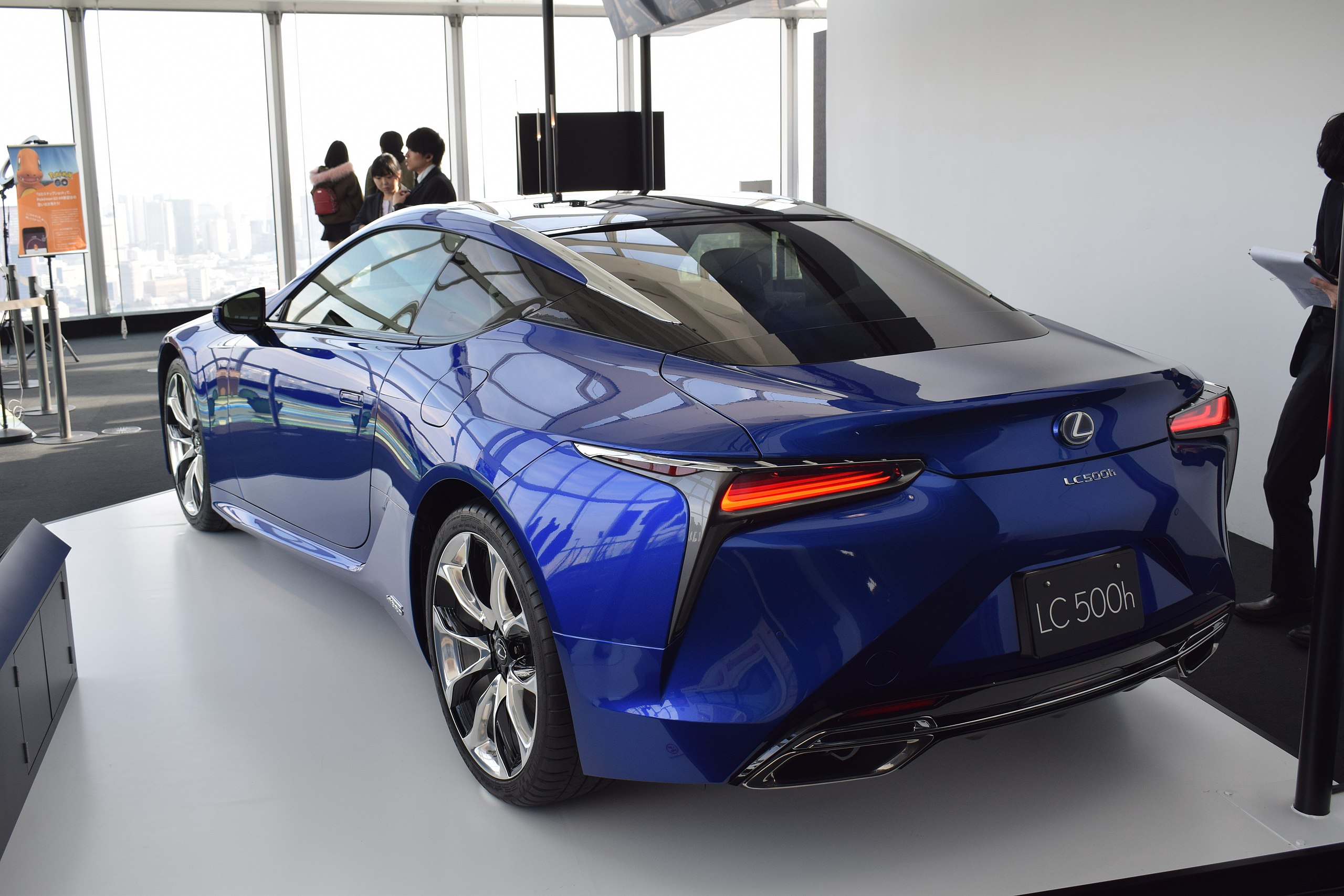 File:Lexus LC 500h at Media Ambition Tokyo, in Tokyo City View