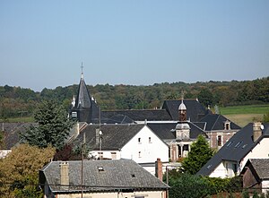 Liart (toits de l'église et de la mairie) 1253.jpg