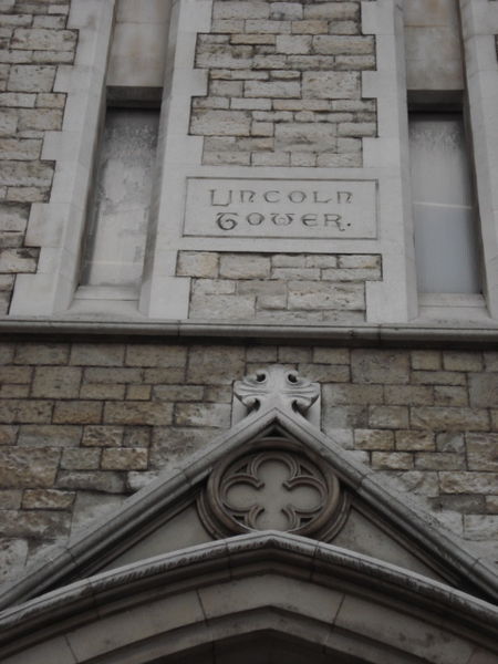 File:Lincoln Tower name plaque.jpg