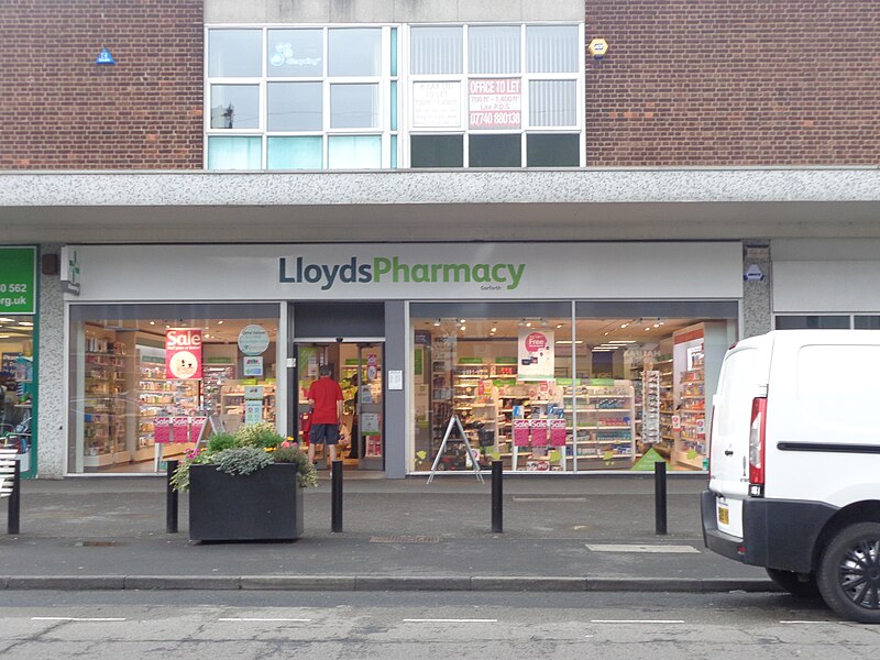 File:Lloyds Pharmacy, Main Street, Garforth (19th July 2014).JPG