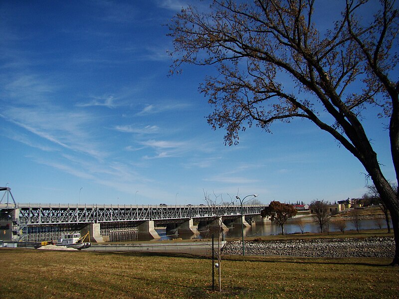 File:Lockport Dam on Red River Manitoba Canada (2).JPG