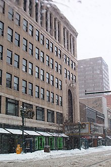 Loews State Theatre, broader view of exterior. LoewsStateTheatre exterior 16december2007.jpg