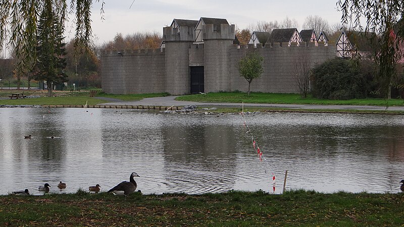 File:Lomme - Château d'Isenghien 14.JPG