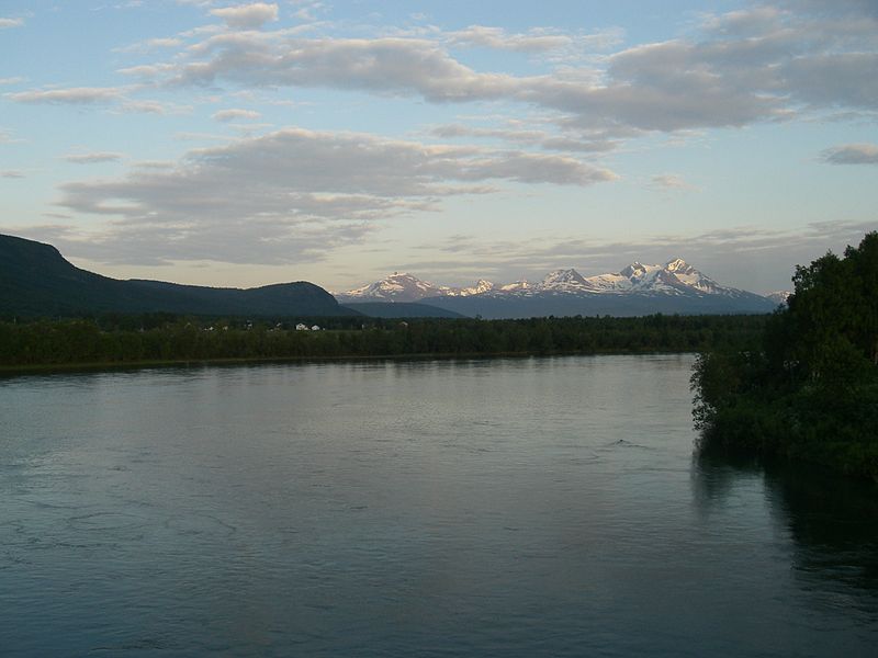 File:Målselva river(2).jpg