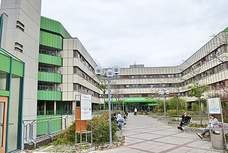 München, Klinikum Bogenhausen, Hauptfassade 02