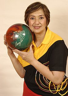 Bong Coo in 2004 with Brunswick MVP Pearl Bowling Ball MVP Bong Coo Bowling Ball.jpg