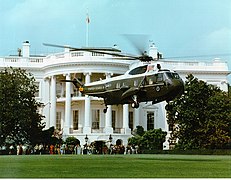 Marine One devant la Maison-Blanche.