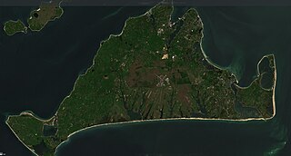 <span class="mw-page-title-main">Martha's Vineyard</span> Island south of Cape Cod, Massachusetts, U.S.