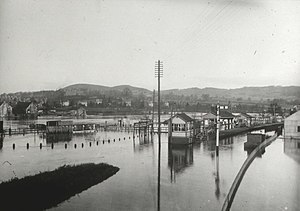 May Hill İstasyonu, 1910 flood.jpg