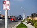 osmwiki:File:Meandering sidewalk along 12th Avenue, Hanford, California.jpg