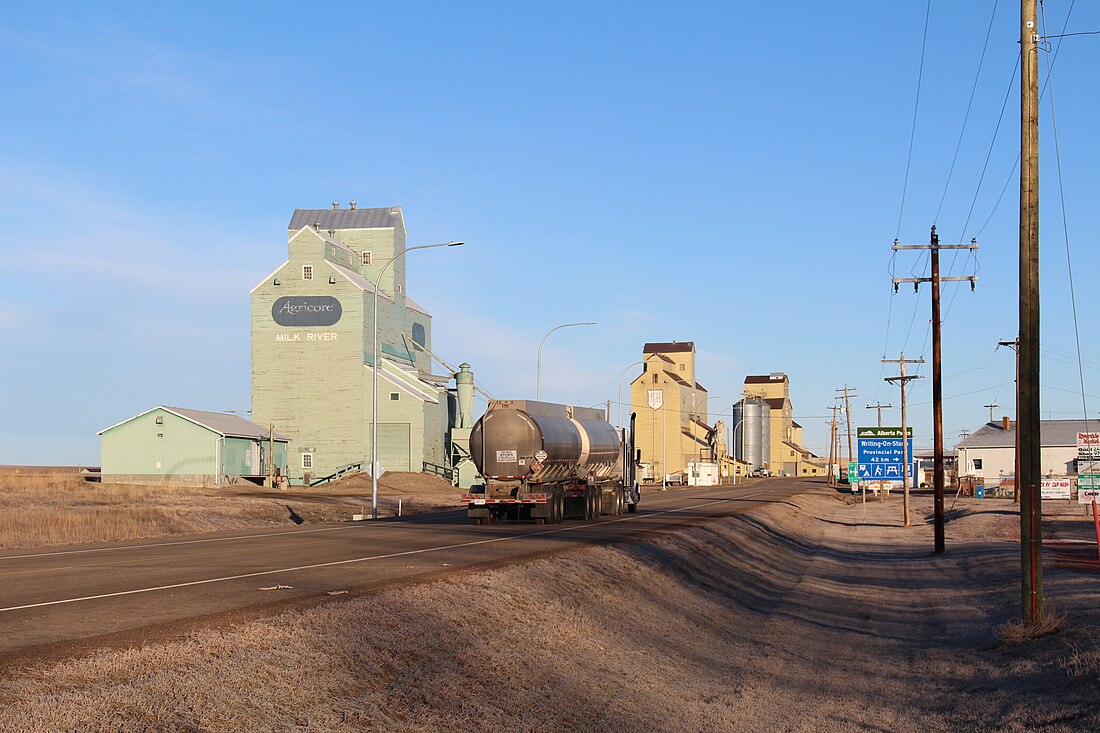 File:Milk River, Alberta, Canada (25353697401).jpg