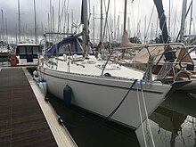 A 1992 Moody 425 Moody 425.jpg