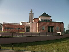 La mosquée d'Hérouville Saint-Clair et son minaret.