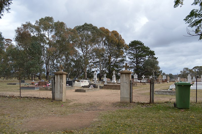 File:Murringo Cemetery.JPG