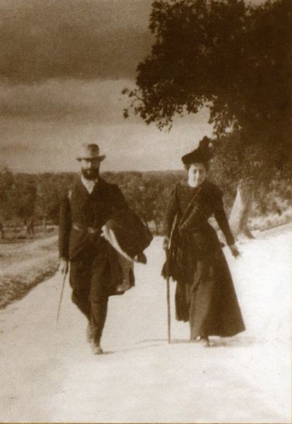 File:Mz Pidal y María Goyri.jpg