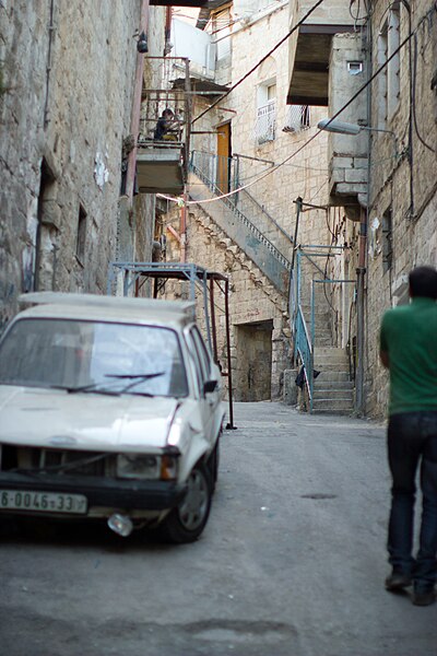 File:Nablus Street Victor Grigas 2011 -1-112.jpg