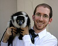 Natan Slifkin and a lemur.jpg