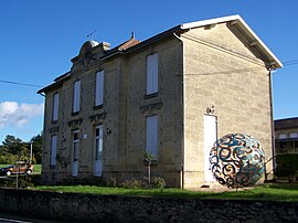 Naujan-et-Postiac Mairie.jpg