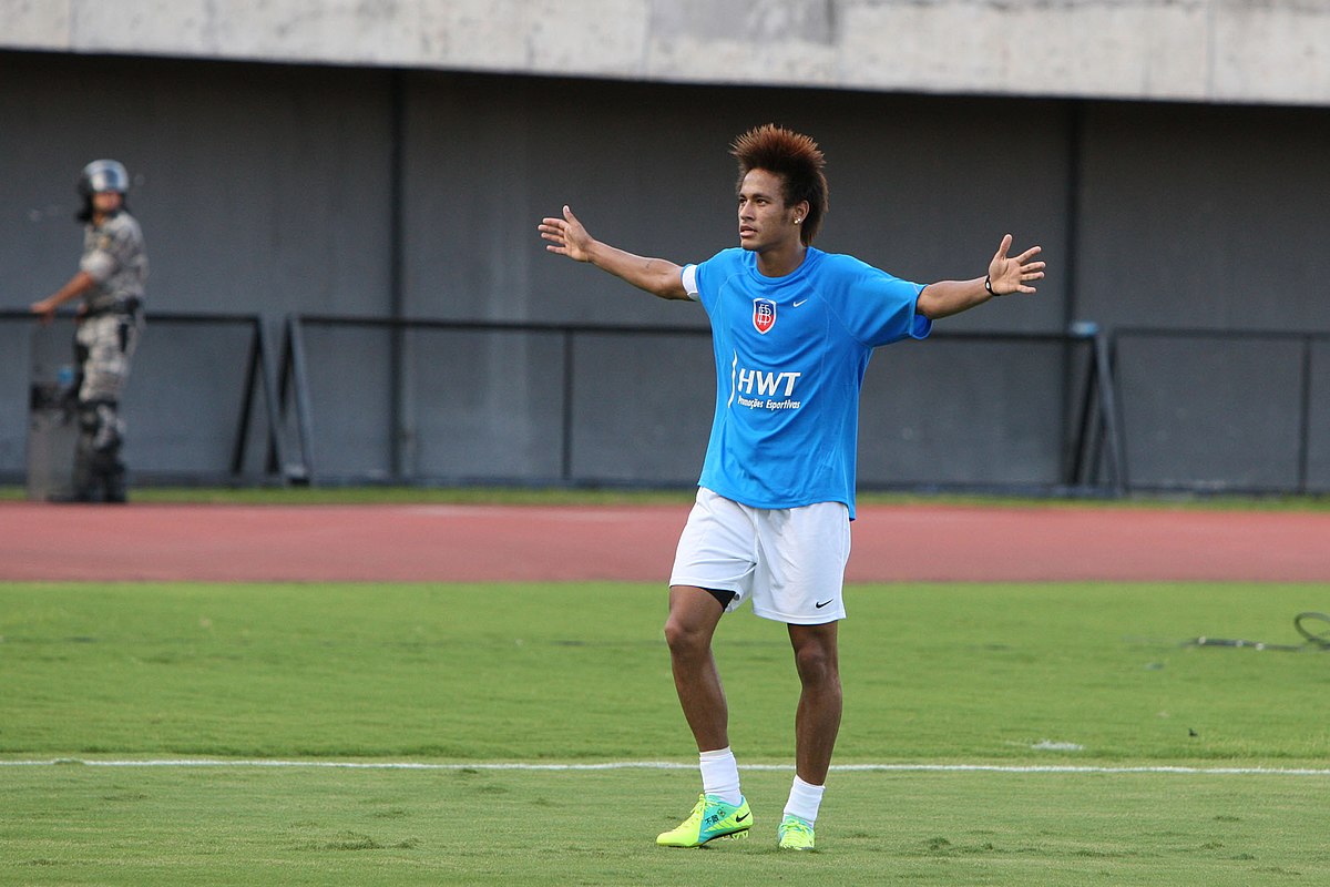 File:Neymar suit.jpg - Wikimedia Commons