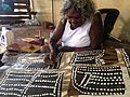 Dot-Painting in der Outstation Yirrkala