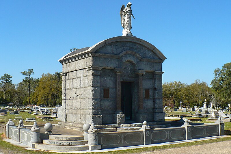 File:Old Catholic Cemetery 11.JPG