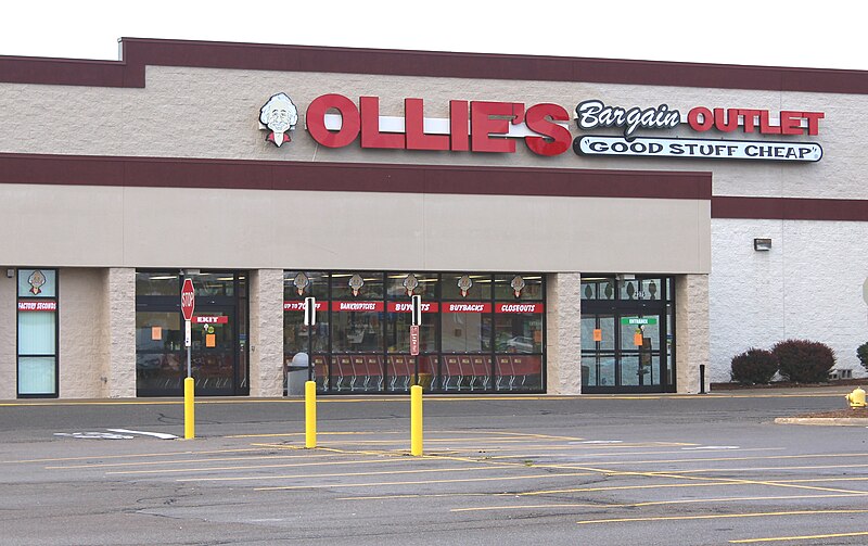 File:Ollie's Bargain Outlet Store, Ypsilanti, Michigan.JPG