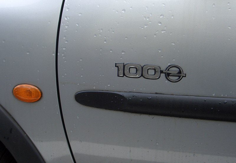 File:Opel Corsa B postfacelift 1997-2000 special edition EDITION 100 frontdoorleft 2008-03-22 U.JPG