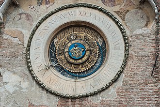 Astronomical clock, Mantua Orologio sul Torre dell Orologio a Mantova.jpg