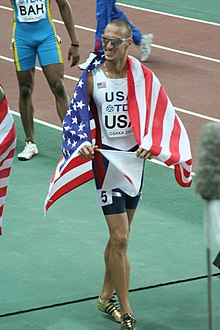 Jeremy Wariner festeggia il titolo mondiale ad Osaka nel 2007