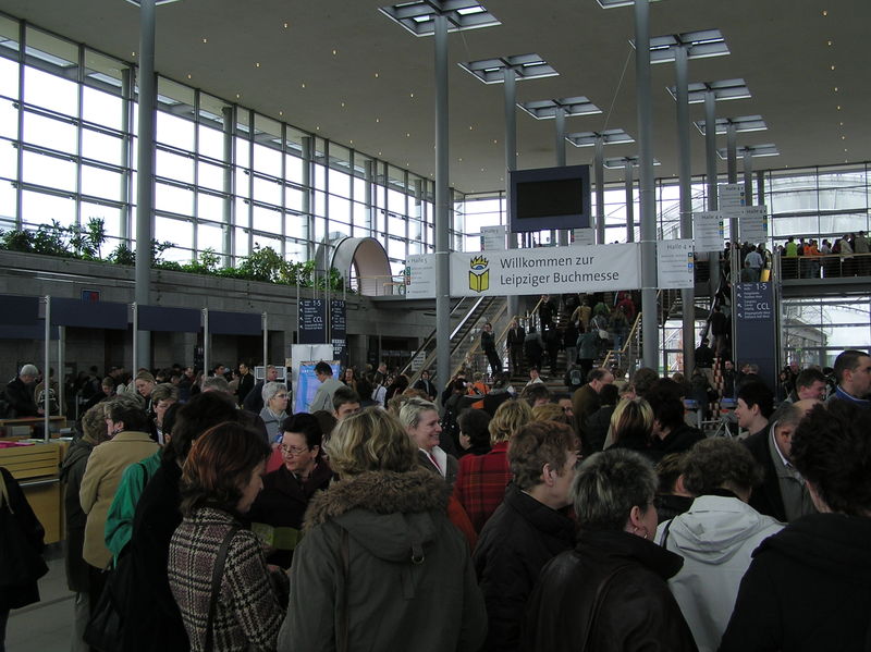 File:Osteingang der Leipziger Buchmesse 2005.JPG