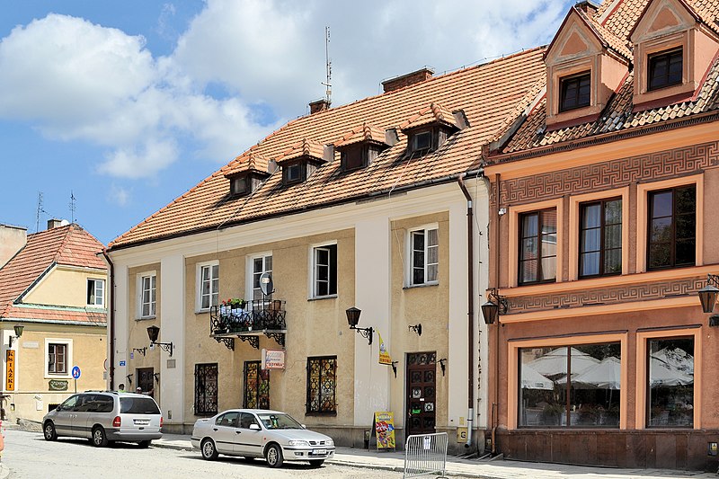 File:PL - Sandomierz - Rynek 15 - 2012-08-18--12-46-04-01.jpg