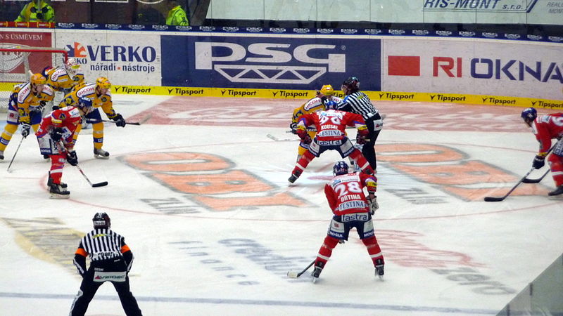 File:PSG Zlín v HC Eaton Pardubice 2011-03-03 (12).jpg