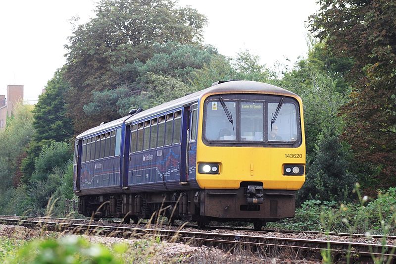 File:Paignton - fGWR 143620 leaving for Exeter.JPG