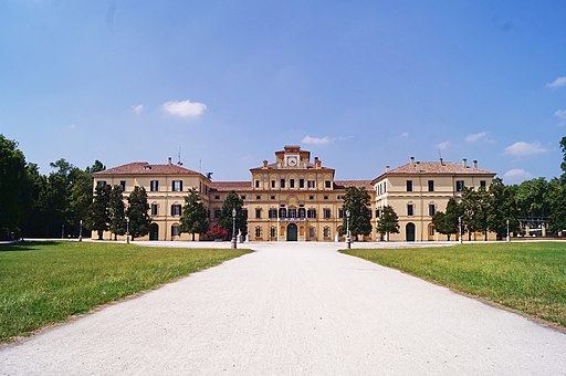 Palazzo del Giardino nel Parco Ducale di Parma 01