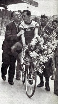 Paul Chocque vainqueur de Bordeaux-Paris, en juin 1936.