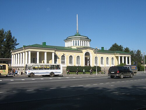 Электричка павловск спб. Павловский Железнодорожный вокзал. Железнодорожный вокзал в Павловске. Павловский вокзал в Санкт-Петербурге. ЖД станция Павловск.