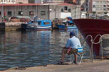 Pêche dans le port de Portosín (Porto do Son, en Galice). (définition réelle 4 768 × 3 179)