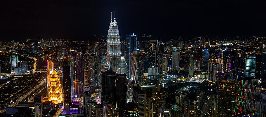 panoramic view Petronas Twin Tower ,Kuala Lumpur Photographer: Shesmax