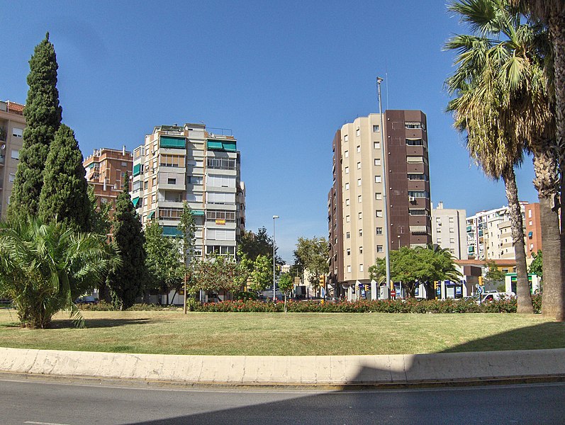 File:Plaza Aparejador Bermúdez.jpg