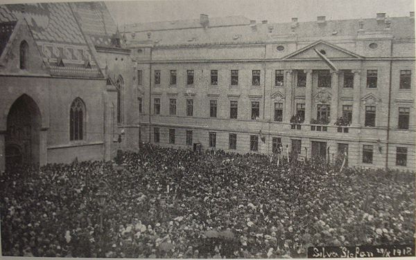 Celebration in front of the Croatian Parliament on the occasion of the severance of state and legal ties between Croatia and the Austro-Hungarian mona