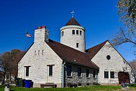 La Promontory Point Field House (1937).