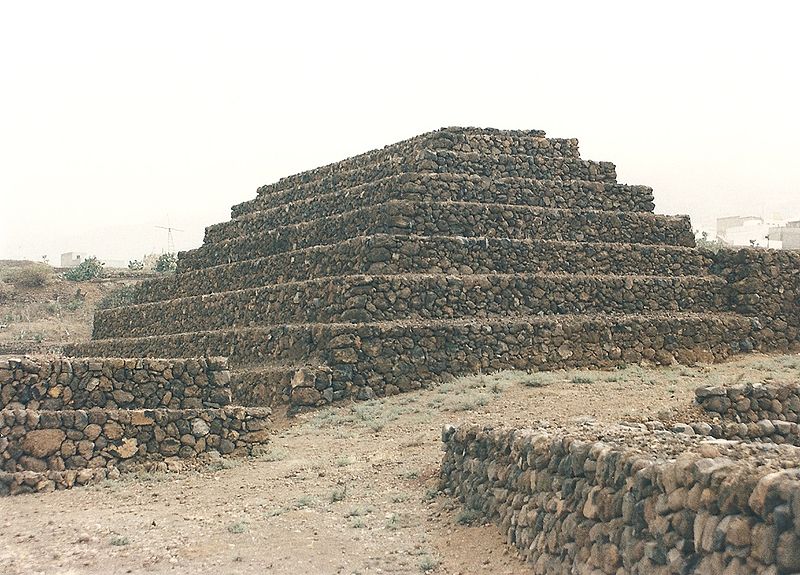 File:Pyramide Güimar.jpg