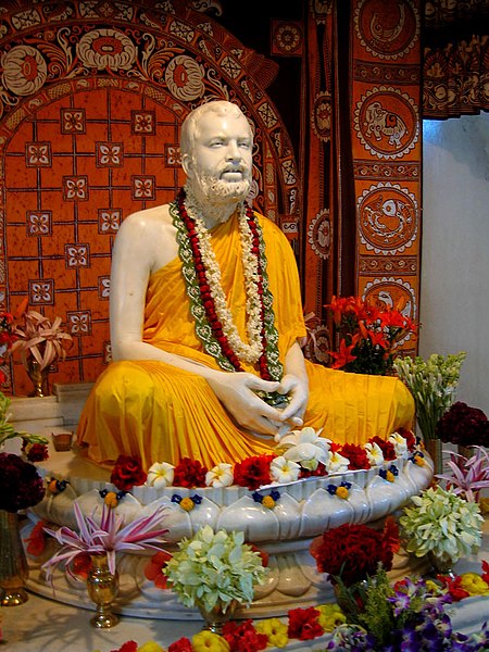 File:Ramakrishna Marble Statue.jpg