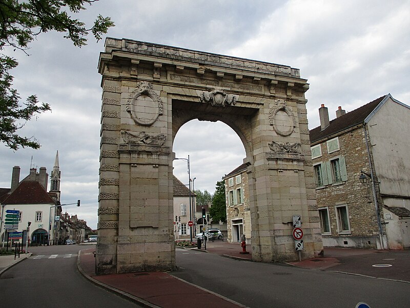 File:Remparts de Beaune 055.jpg