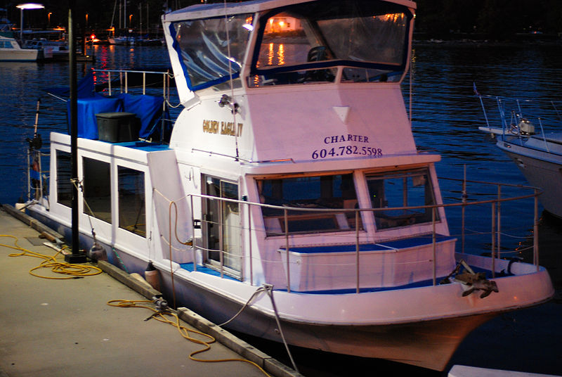 File:Repurposed Cruise-A-Home Vancouver 2008.jpg