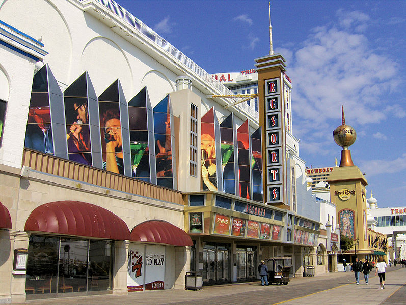 File:Resorts Atlantic City - Boardwalk Entrance.jpg