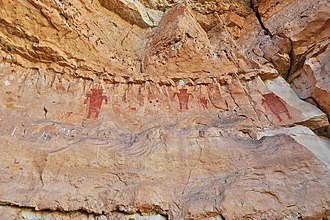 Detail from the Snake Gulch pictograph site Rock Family pictograph site, Snake Gulch AZ.jpg