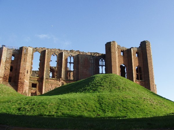 Kenilworth Castle, a massive fortress extensively modernised and given a new Great Hall by John of Gaunt after 1350